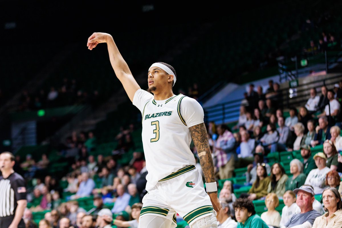 Noah Dartmann (@noahdart_uab) on Twitter photo D1 College basketball players to have a single season with 600+ points, 400+ rebounds, 150+ assists
•Yaxel Lendeborg (2024-25)
•Larry Bird (1978-79)
That’s the entire list. 
<a href="/UAB_MBB/">UAB Men's Basketball</a> <a href="/CoachAK13/">Andy Kennedy</a> <a href="/Yaxel_Lendeborg/">Yaxel Lendeborg</a>  <a href="/Stathead/">Stathead</a> D1 College basketball players to have a single season with 600+ points, 400+ rebounds, 150+ assists
•Yaxel Lendeborg (2024-25)
•Larry Bird (1978-79)
That’s the entire list. 
<a href="/UAB_MBB/">UAB Men's Basketball</a> <a href="/CoachAK13/">Andy Kennedy</a> <a href="/Yaxel_Lendeborg/">Yaxel Lendeborg</a>  <a href="/Stathead/">Stathead</a>