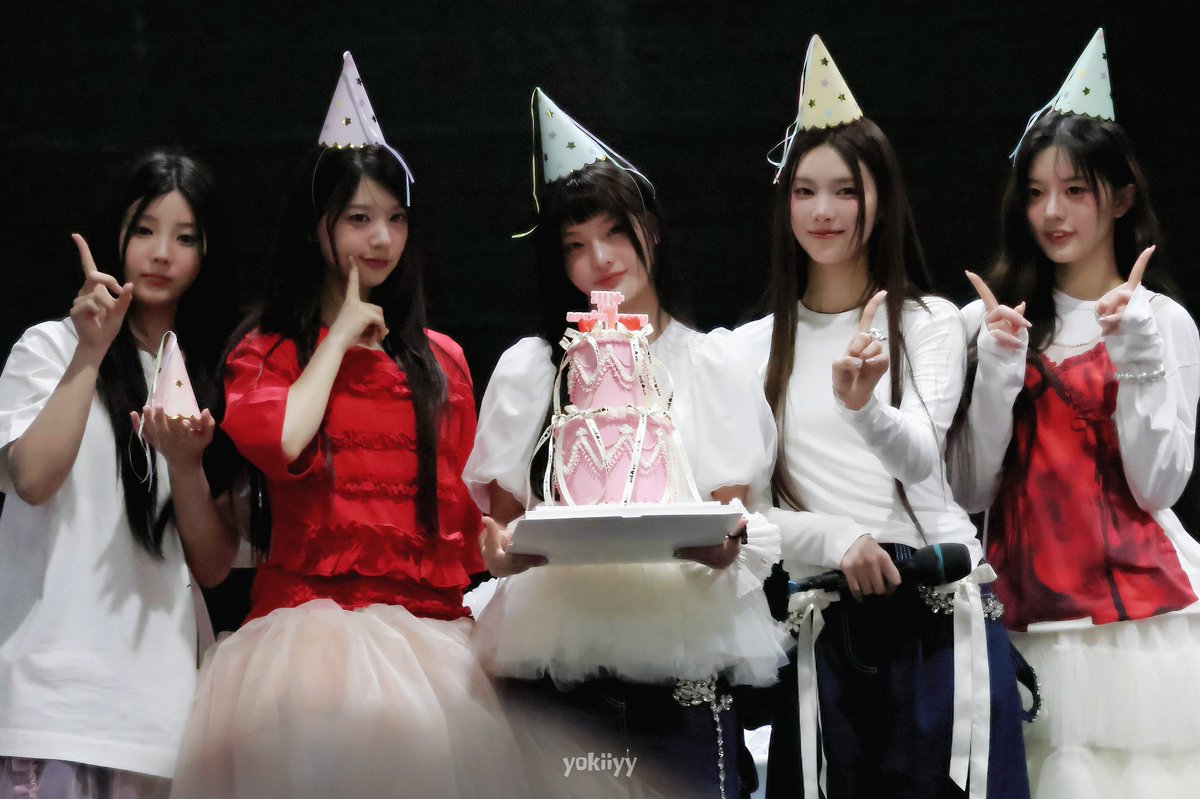 1주년 축하~

#ILLIT #아일릿