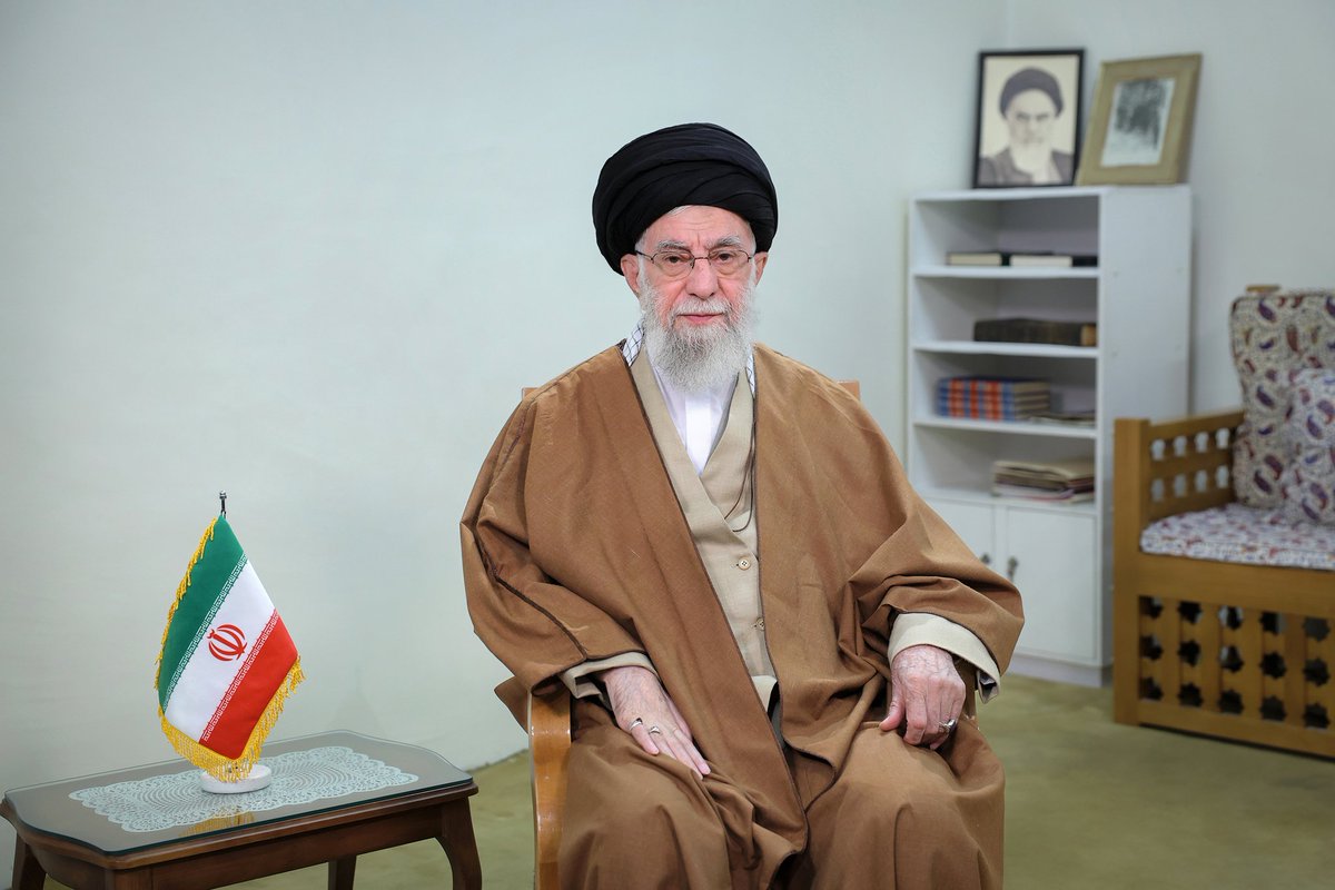 Eshkaro's tweet photo. #Breaking 

Iran says it is not afraid of war and is fully prepared for it.

#Iran https://t.co/doCaOGhdkm