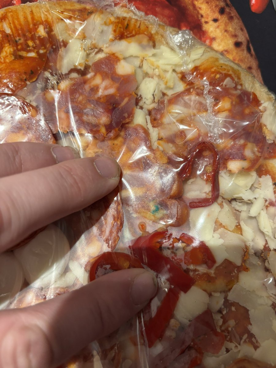 amberj19994's tweet photo. Why when I’m tired is there always an issue. I just wanted a pizza 😭😭 @LidlUK https://t.co/YgInR4XCyd