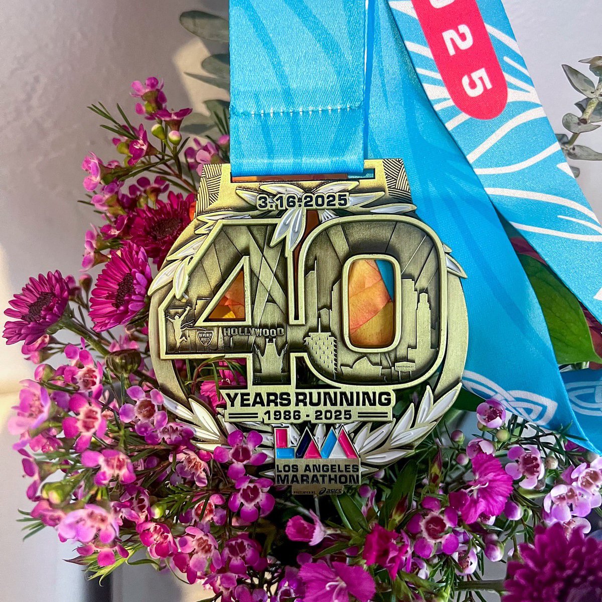 Cheers to our POLAHS endurance athletes! 💚🤍 The following @polahs_srla students and staff completed the LOS ANGELES MARATHON - now it’s 40th Year of a challenging 26.2 mile course, rain or shine. Congrats!!! 🏃🏽‍♂️🏃🏾‍♀️🏃🏻

Marathon Volunteer Staff 

Ms. Luera
Elijah Russell (alum)