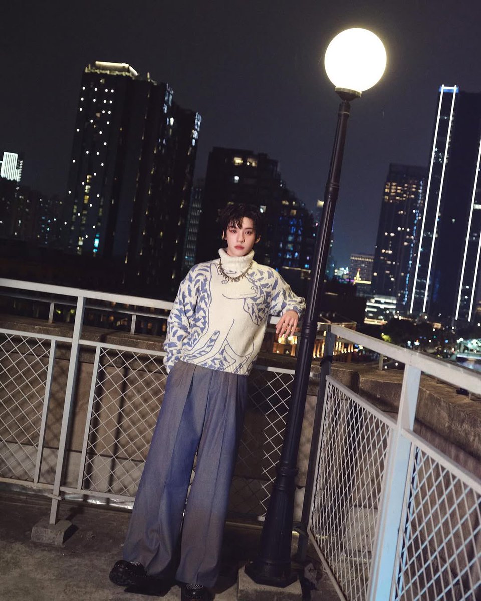 tonyyu_th's tweet photo. ✨

#TonyYu #YuJingTian #余景天 
#토니 #อวี๋จิ่งเทียน @TonyYu_Official https://t.co/d2XMHvcI3X