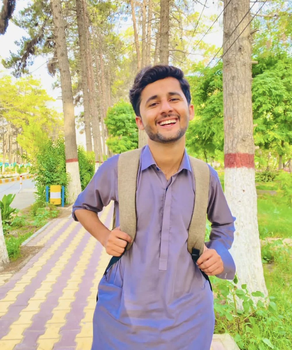 Alijanmaqsood12's tweet photo. Our friend and sangat, and a Baloch poet, @nabeel_nodh was illegally arrested by the secret agencies yesterday (March 23) at around 5 in the early morning from Gowadar. Since then, his whereabouts remain undisclosed, leaving everyone behind concerned about his safety. https://t.co/CEEujKeK43