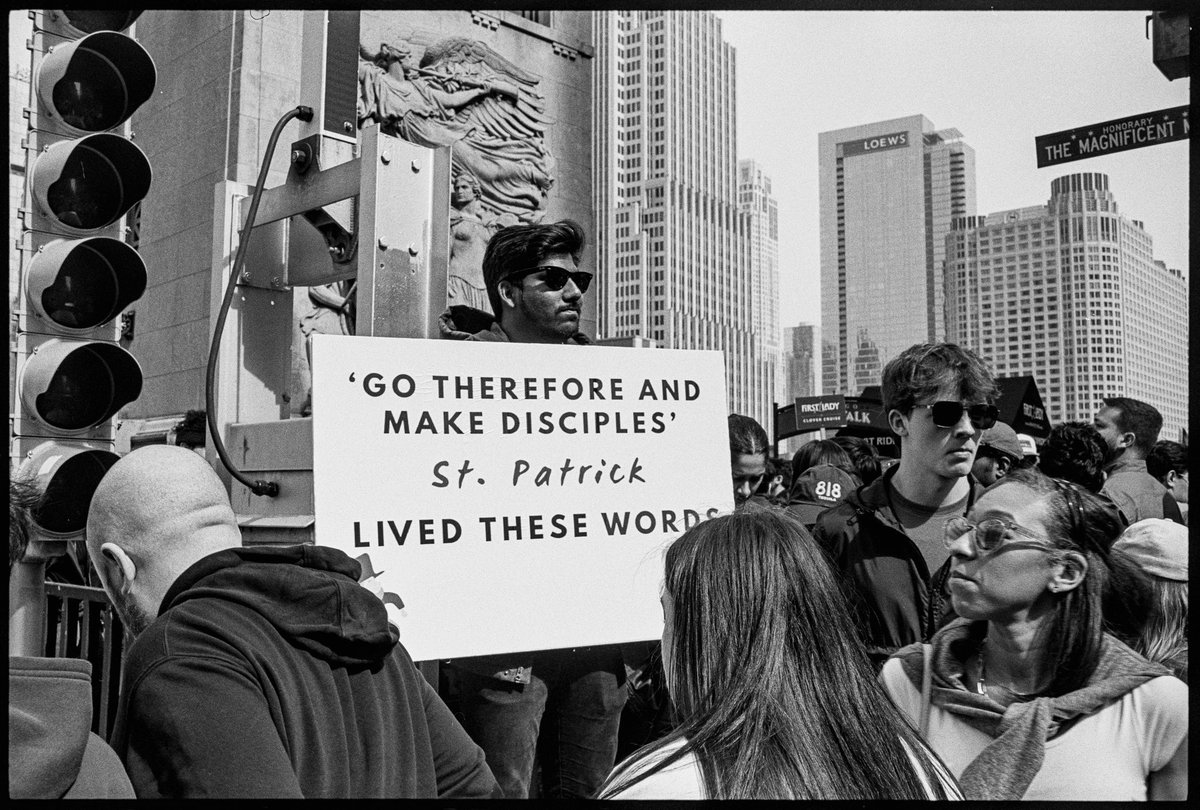 NOLIS's tweet image. Roaming St. Patty’s with the 35mm. #tmax400 #leicam
