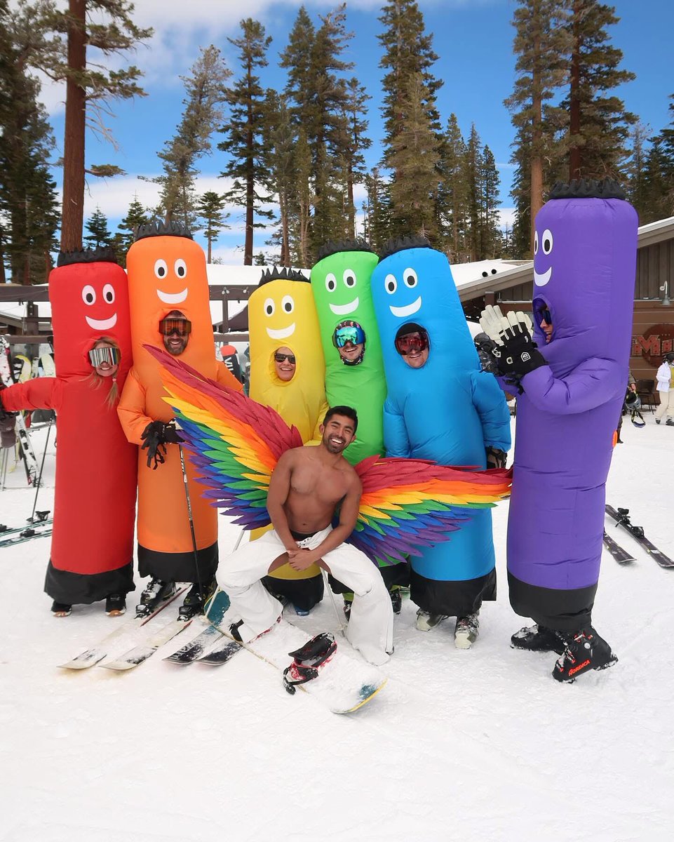 williwesson's tweet image. The colors of life in general!!
Still single 😂