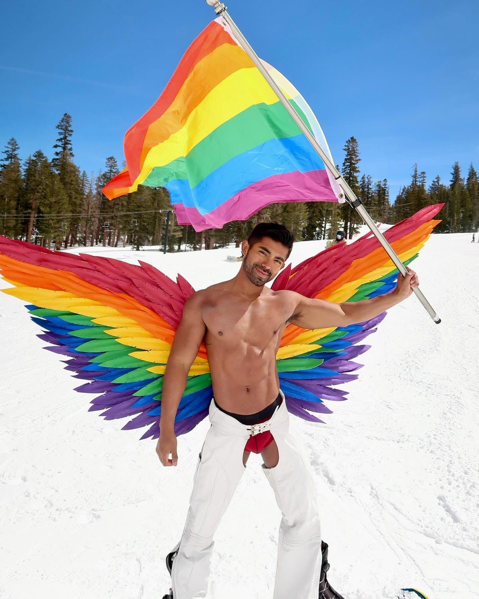 williwesson's tweet image. The colors of life in general!!
Still single 😂