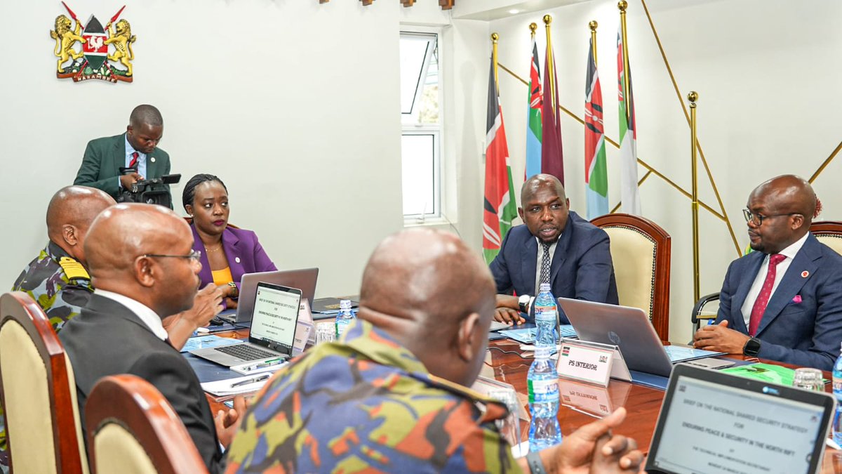 Today, I attended a high-level security meeting between the Ministry of Defence and the Ministry of Interior and National Administration, chaired by Defence Cabinet Secretary Hon. Soipan Tuya at the Defence Headquarters. She was accompanied by Chief of the Defence Forces General