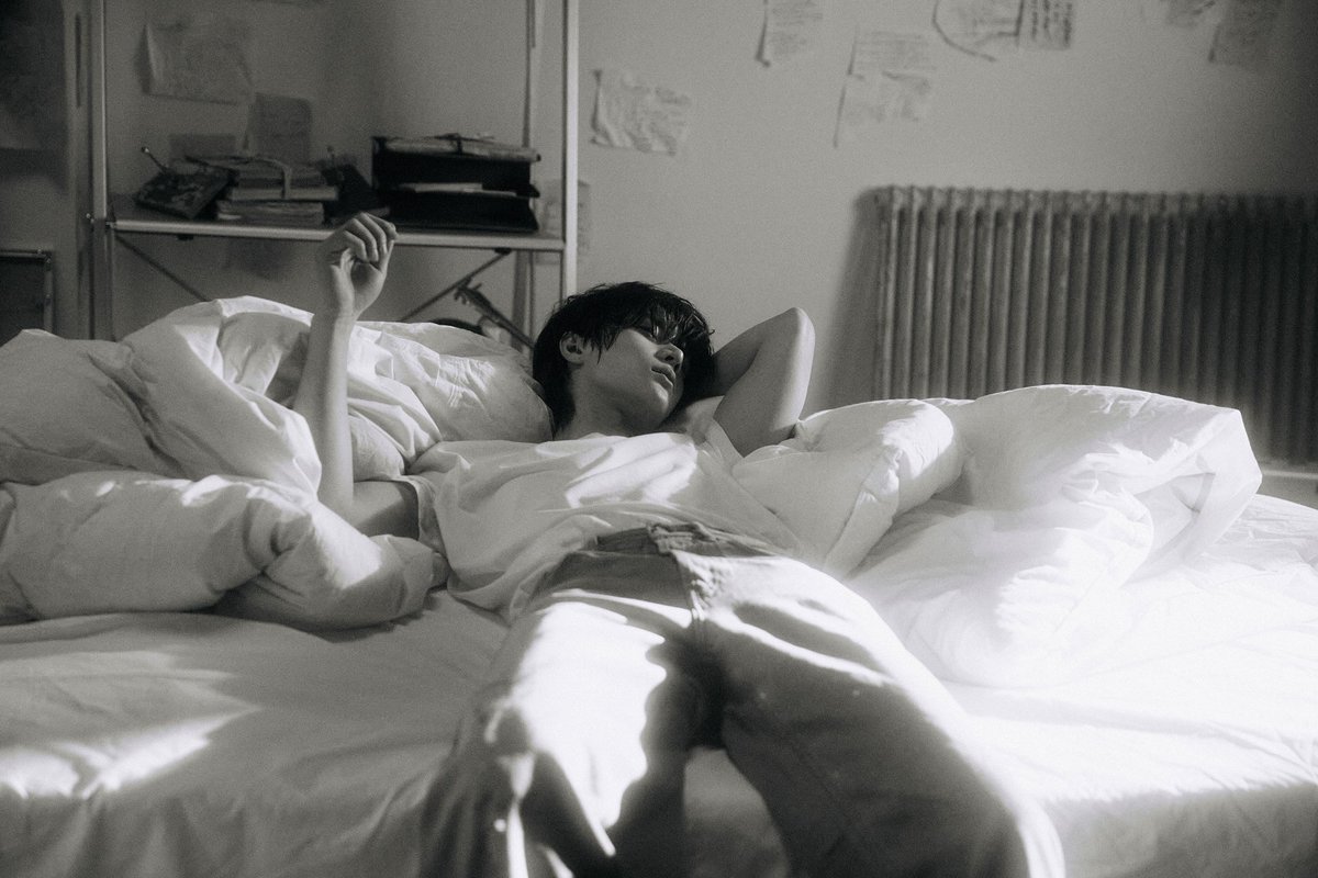 beeeomm's tweet photo. me pongo triste o me pongo hot que es esa pose beomgyu https://t.co/0znXcvX9zl