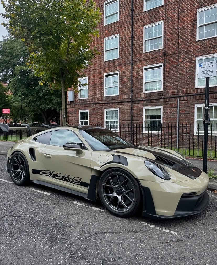 Jordan92338366's tweet photo. 992 GT3RS Weissach in PTS Stone Grey 🏁 https://t.co/NoWhbu6l0D