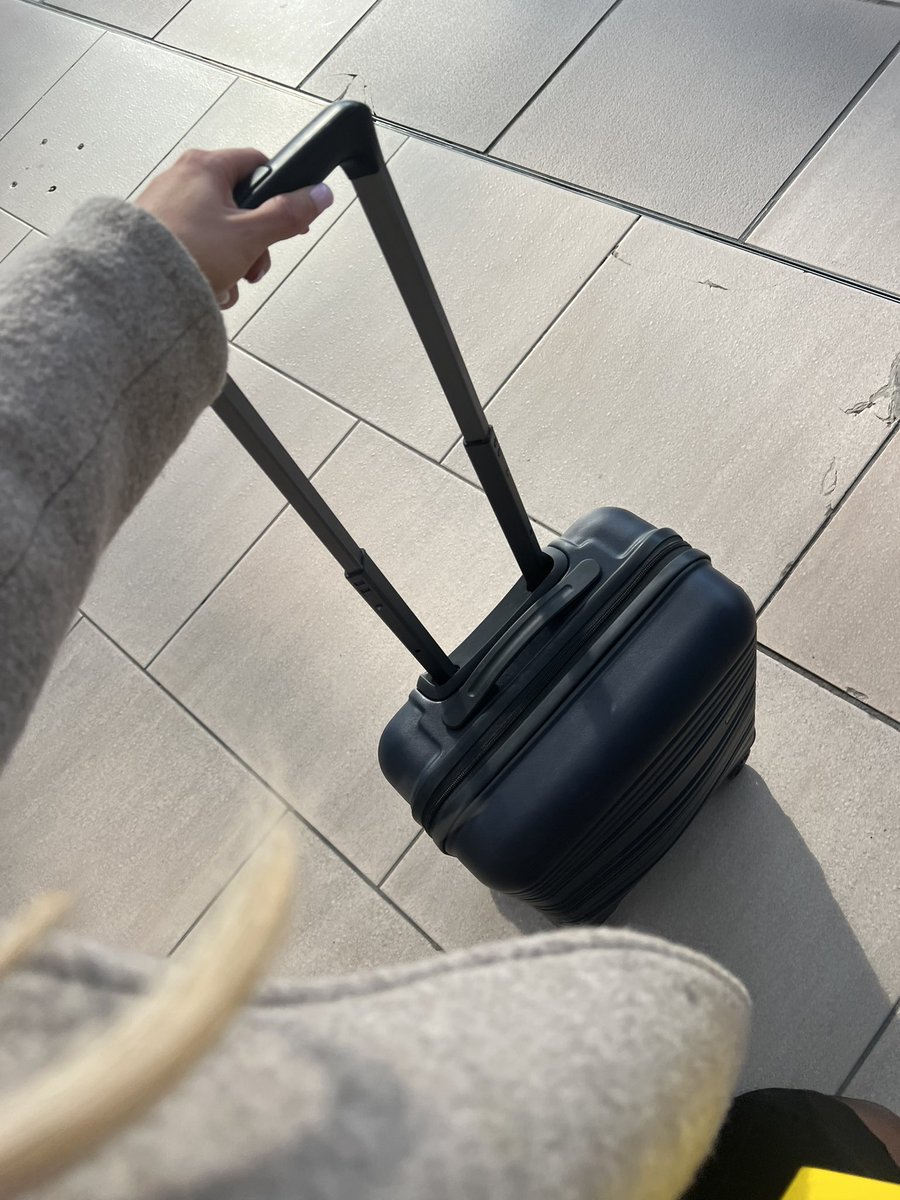 Update - bag safely returned. Thanks to those who reposted 🙌🏼