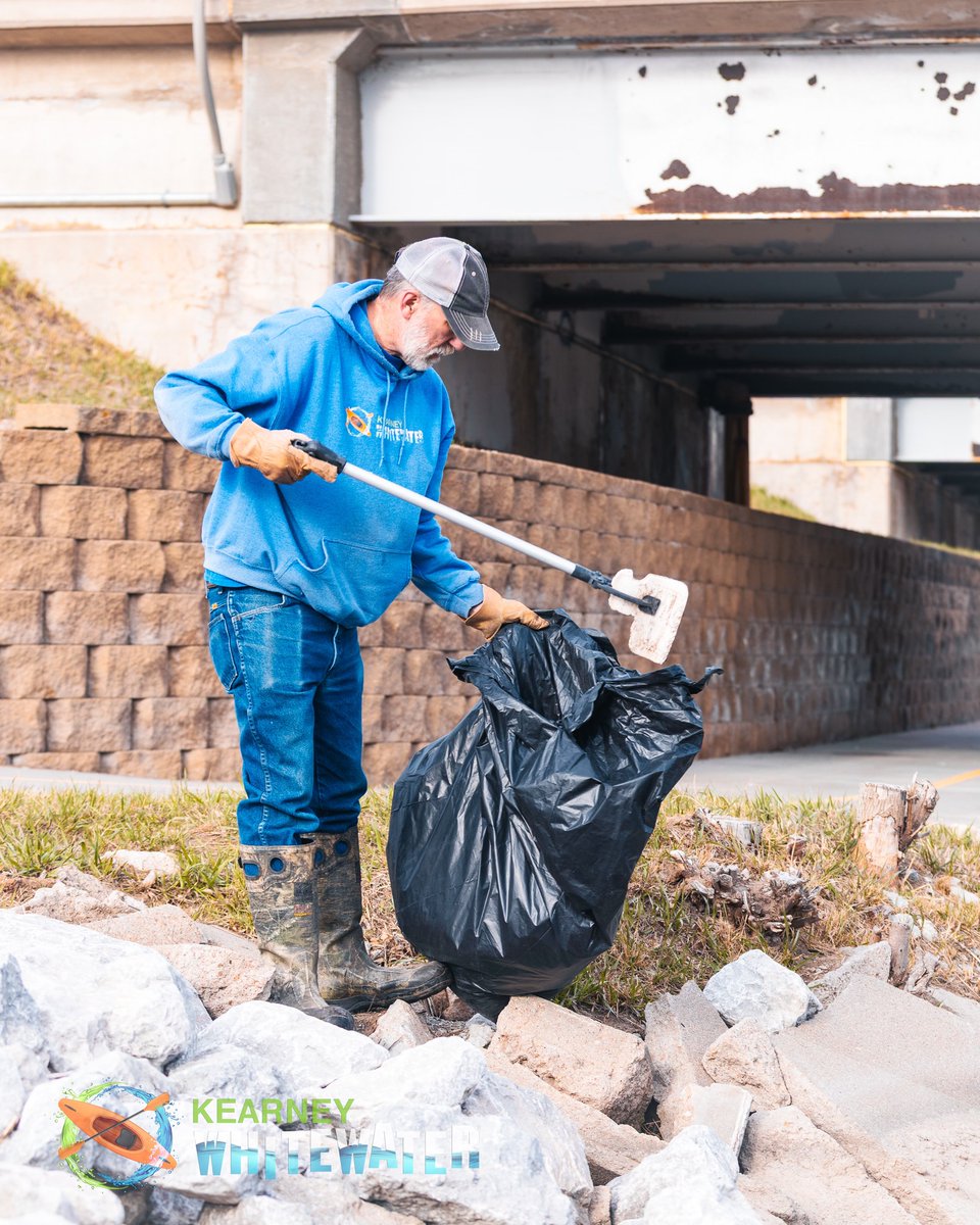 KWA held our annual spring cleanup on Saturday.
Thank you to all who came out! We had 13 members clean up 400 pounds of trash from the area between the upper feature and Central Ave, including an old rusty bbq grill.