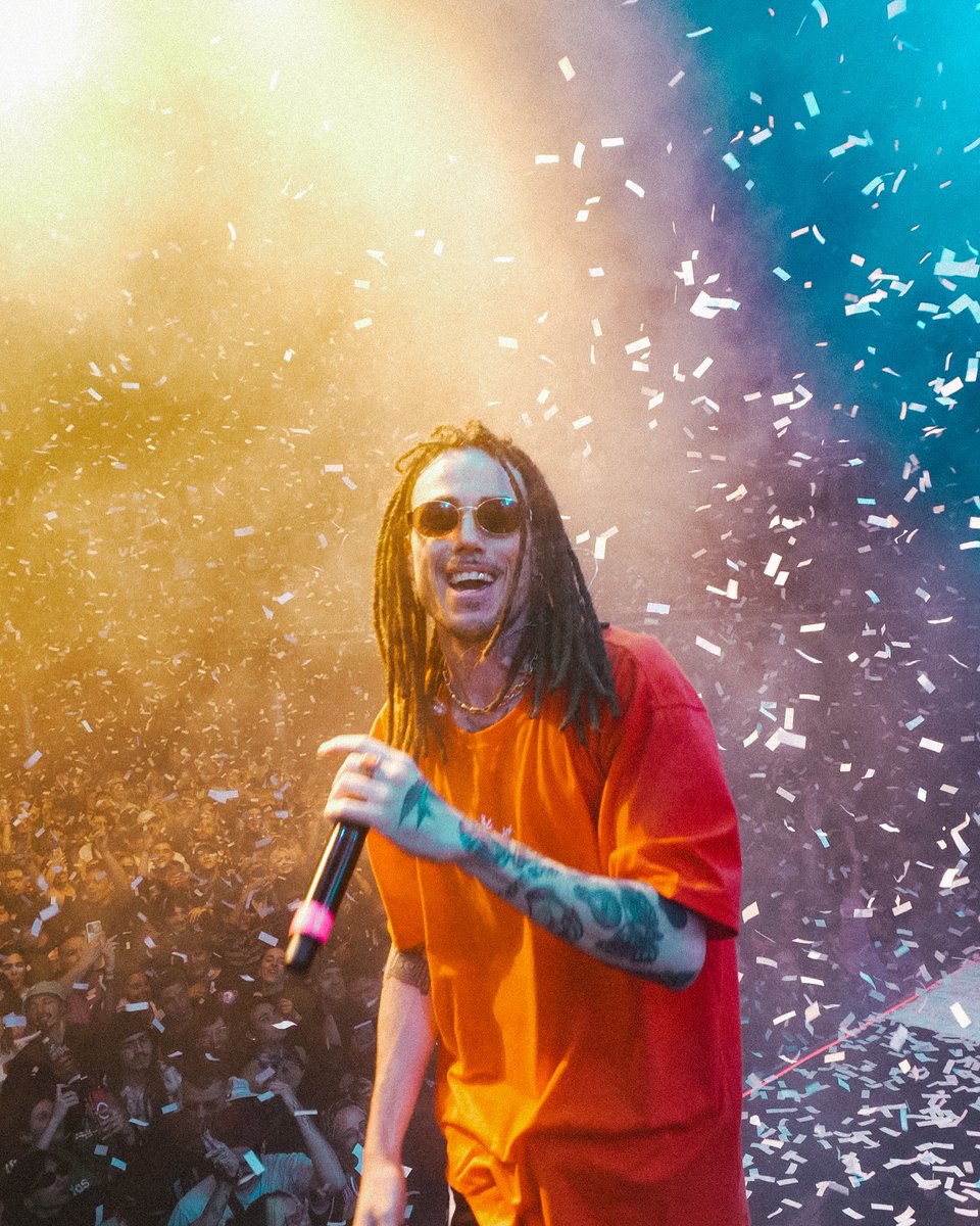 Fleek Mag tweet media