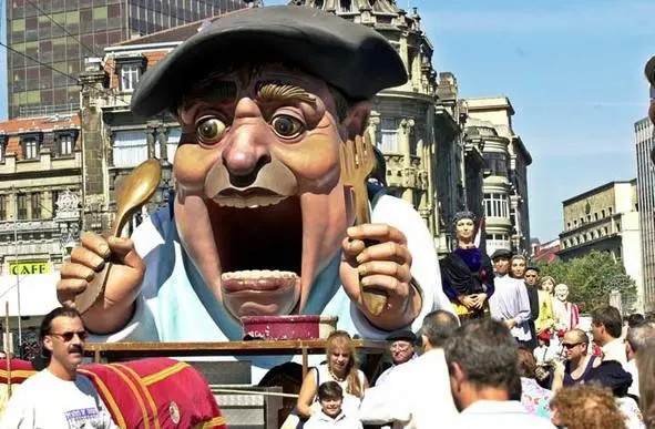 Mi parte favorita en las presentaciones sobre "Monstruos ibéricos" son las reacciones que despierta entre el público el Gargantúa de las fiestas de Bilbao, infalible generador de traumas infantiles.