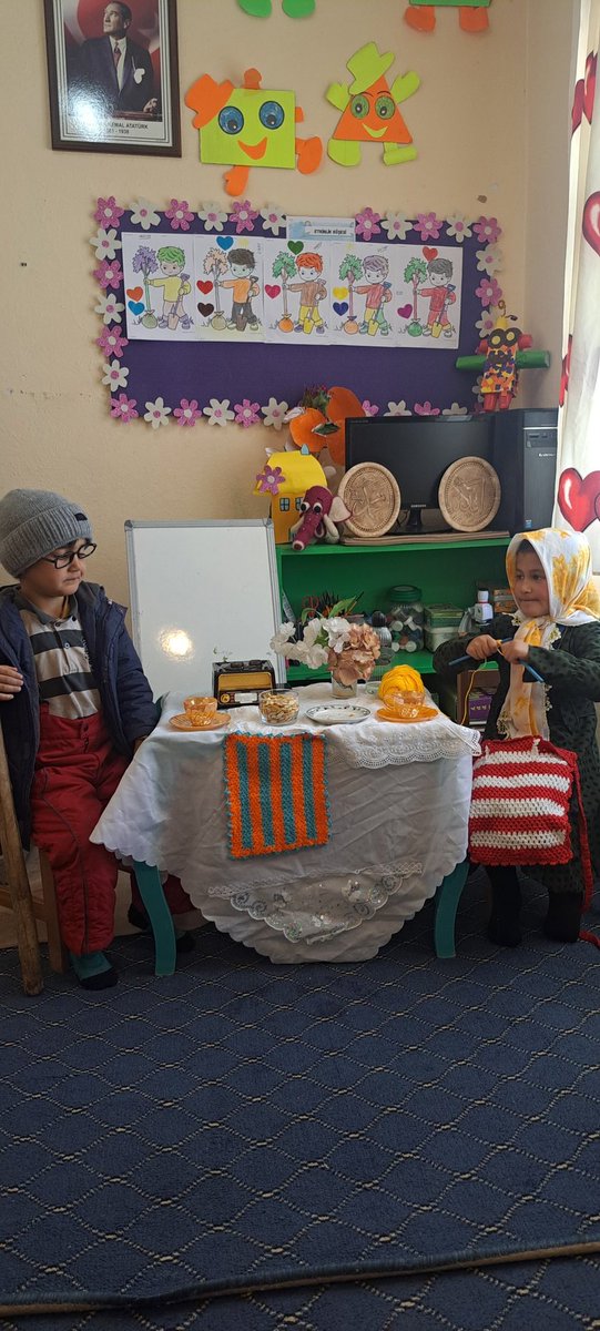 Tüm büyüklerimize Rabbım sağlık,  sıhhat versin.  Miniklerimizin yaşlılar haftası etkinliği 
#Ağrı #tutak #Dağlıca köyü ilkokulu @AgriValilik <a href="/agrimem/">AĞRI MEM</a> <a href="/hasan_kokrek/">Hasan Kökrek</a> <a href="/ValiMustafaKoc/">Mustafa Koç</a> <a href="/tutakmem/">Tutak İlçe MEM</a> <a href="/tcmeb/">Millî Eğitim Bakanlığı</a> <a href="/Yusuf__Tekin/">Yusuf Tekin</a> <a href="/TUTAK_KYMKMLG04/">TUTAK KAYMAKAMLIĞI</a> <a href="/mehmetk37779583/">mehmetkartal</a>