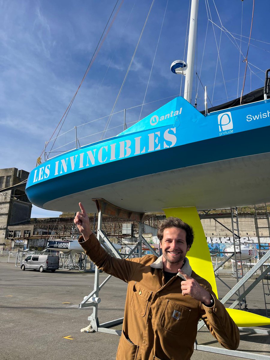 WilliamMathelin's tweet photo. Un nouveau tatouage pour le 204 🤩✨

Ça y est, le bateau est désormais aux couleurs de l’association Les Invincibles, prêt à porter haut et fort son message au départ des prochaines courses ! https://t.co/0Syh4hY0ba