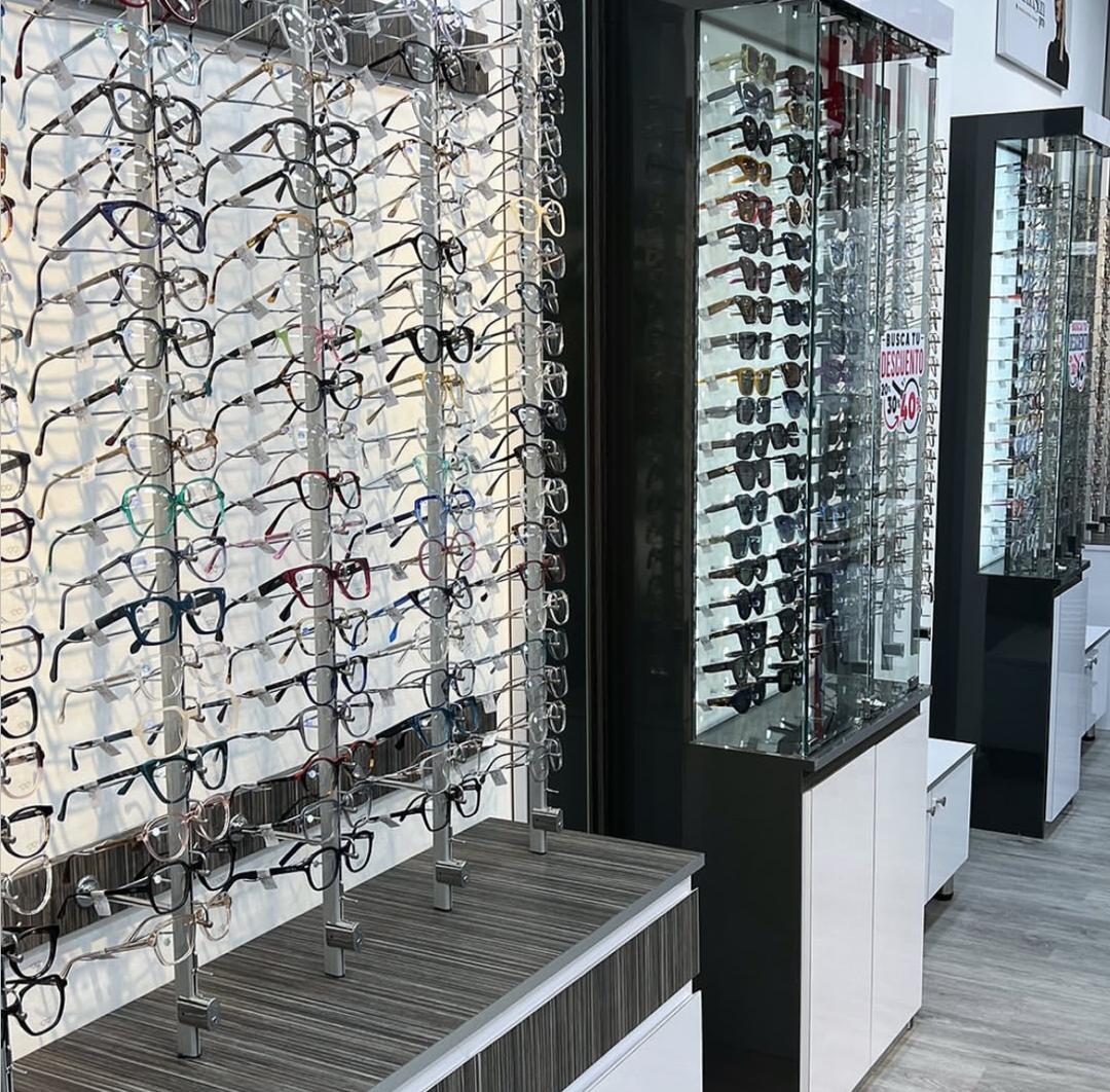 PqueCerroVerde's tweet photo. 👓 ¡Visita Opticolor y encuentra la montura perfecta para ti! Estilo y comodidad en un solo lugar. #ParqueCerroVerde #Opticolor https://t.co/Ij3ZYYk6lH