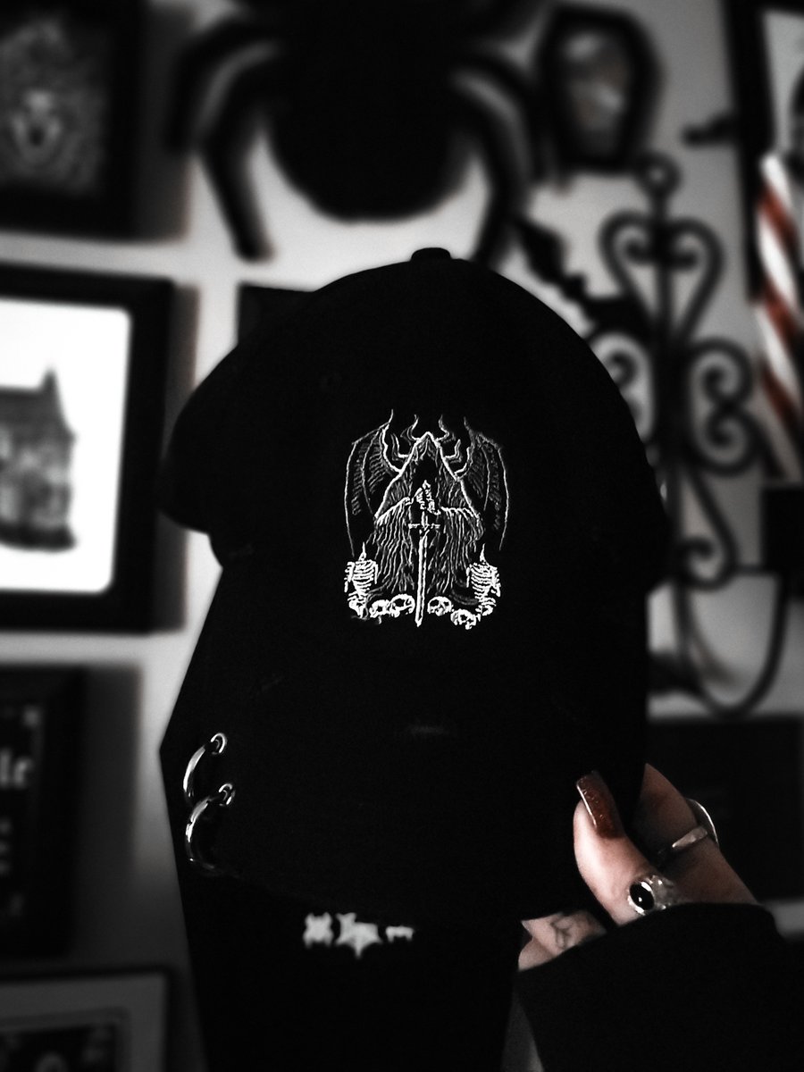 VampireFreaks's tweet photo. We are way too obsessed with our brand new Grim Reaper Pierced Baseball Cap! Would you rock this cap?
📷 @rokketqueen66
#Goth #Gothic #GothFashion #GothHat #VampireFreaks #GrimReaper #AngelofDeath #MetalHat https://t.co/fF06EQP5hv