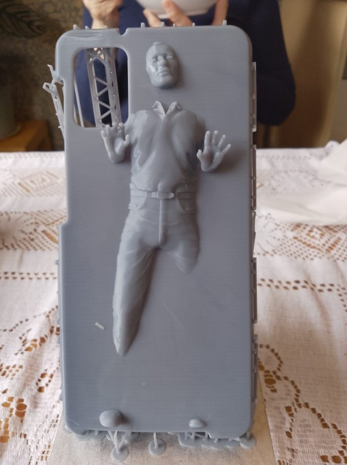 Another epic resin 3D print thanks to <a href="/UrbnHax/">UrbanHax</a> ❤ this time, I made a han solo in carbonite phone case more prints coming soon!! #urbanhax #resin3dprinting #3DPrinting #hansolo #makermovement