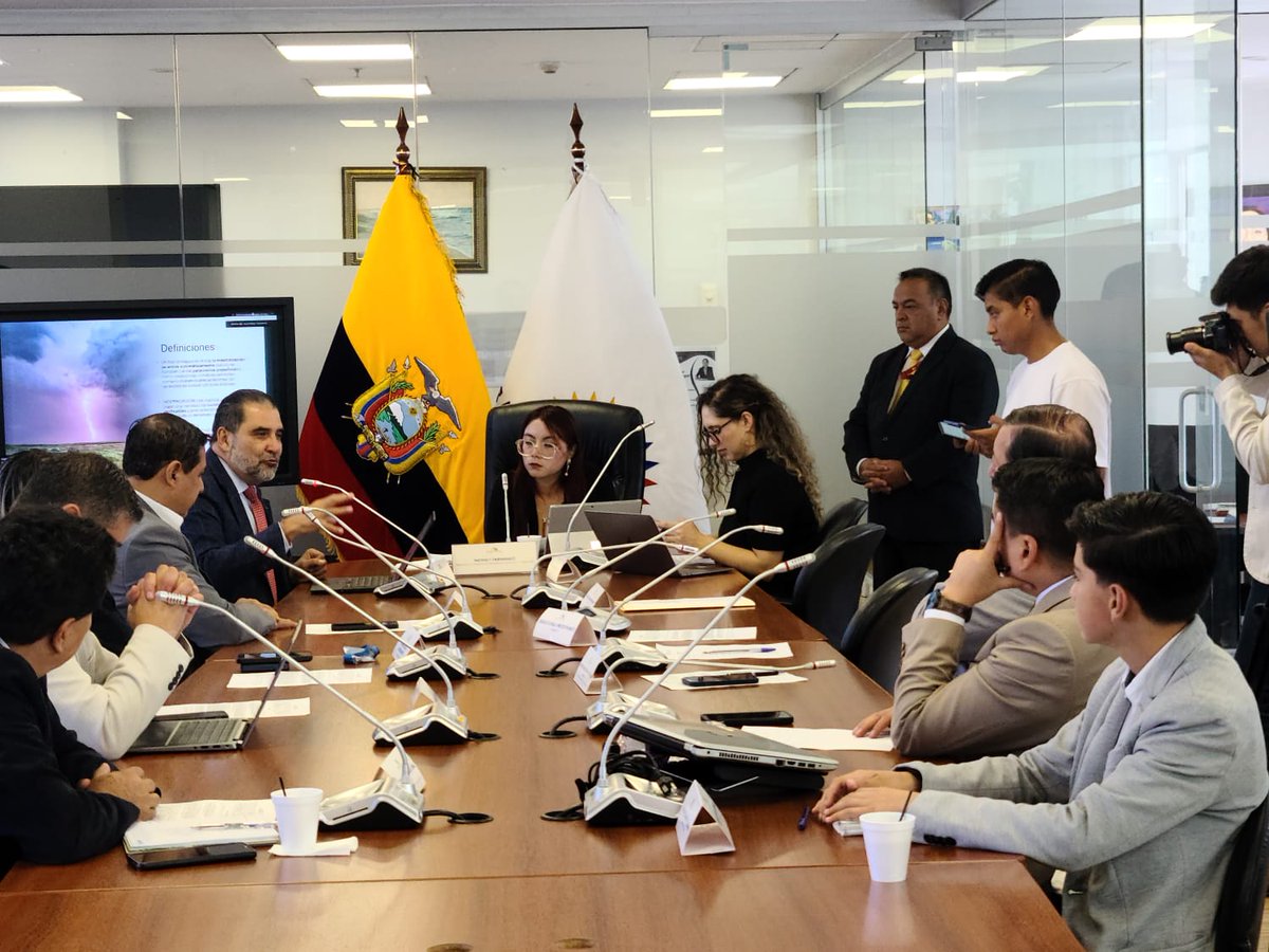 Federación Ecuatoriana de Empresas de Seguros tweet media