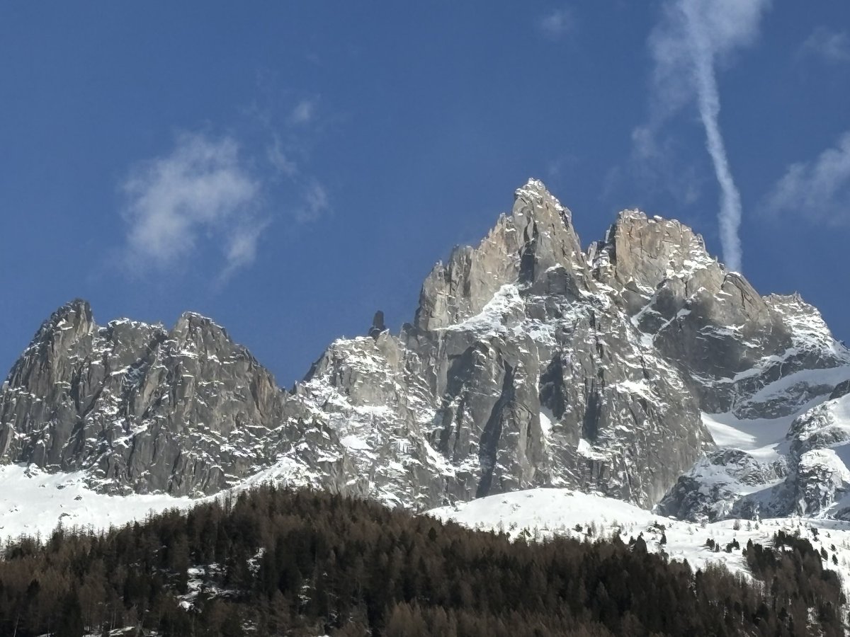 Une semaine qui débute bien 🤩 ⁦<a href="/MONTBLANC_NR/">MONTBLANC_NR</a>⁩ ⁦<a href="/chamdirect/">Cham'd!rect-Chamonix</a>⁩ #Chamonix