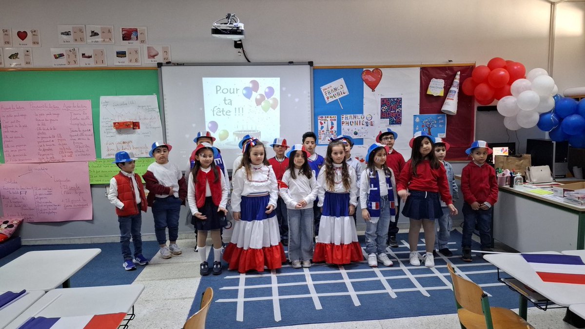 mounaassi2016's tweet photo. Aujourd’hui, nous avons eu le plaisir de partager un moment chaleureux avec les parents à l’occasion de la Semaine de la Langue française et de la Francophonie sur le thème “Prenez la parole”.Une rencontre riche en échanges et en convivialité!#SLF2025 
@Hhhsinfo @LinaMajzoub1 https://t.co/Z3V6isJGnE