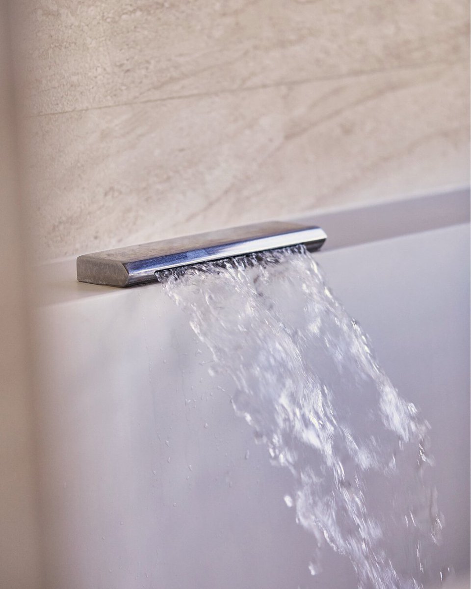 Silken_Hoteles's tweet image. El sonido del agua cayendo marca el inicio de tu momento de desconexión. 🚿 Cierra los ojos y deja que el estrés se disuelva.

#SilkenHoteles #bañera #desconexion #relax #spa #selfcare #hotelesespaña #confort #vidadehotel