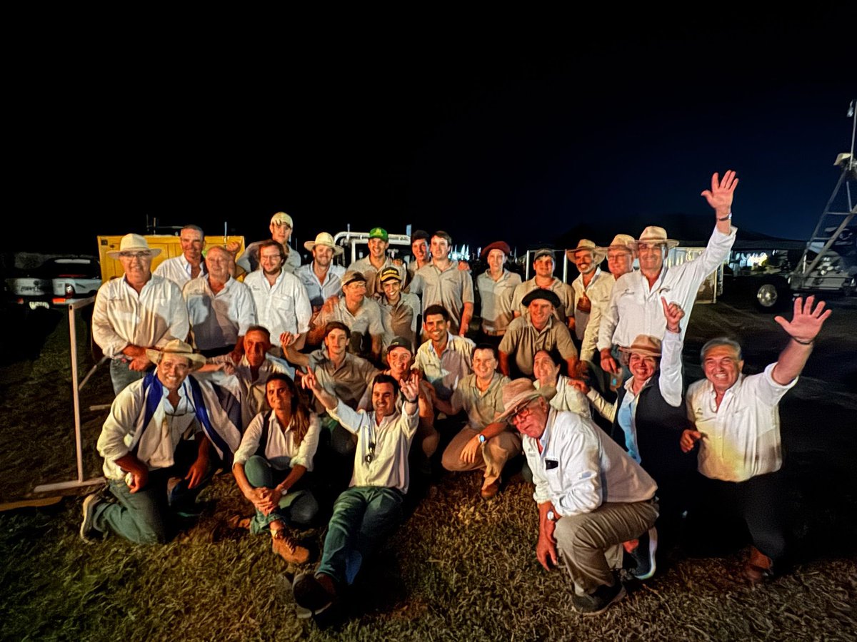 Para Cerrar esta Expoactiva, 
quería mostrar una foto de parte del equipo que trabaja incansablemente y deja todo! 

Un orgullo