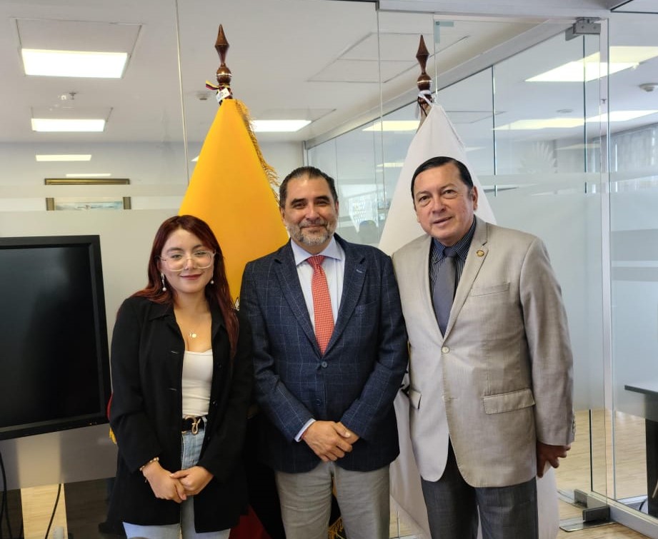 Federación Ecuatoriana de Empresas de Seguros tweet media