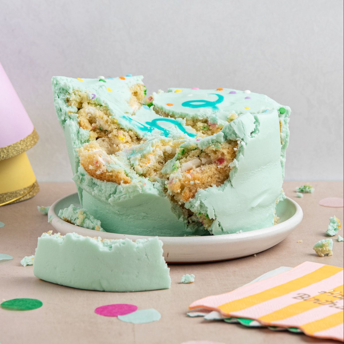 BEFORE: Picture-perfect ➡️ AFTER: Perfectly smashed! 
Our smash cakes are made for messy, joyful celebrations—perfect for your little one's big day! #SweetDestruction #SmashCakeFun