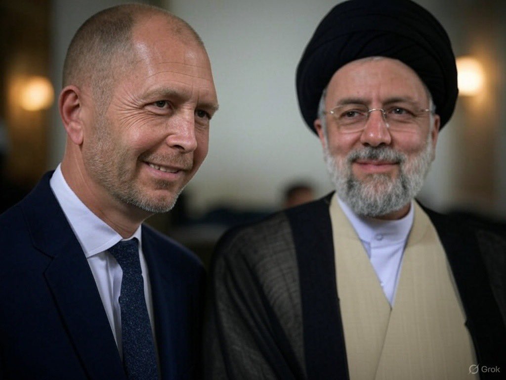 ChicagoFireIran's tweet image. رهبر بزرگ ما ژنرال شما را قبل از شروع نبرد به زانو در می آورد #cf97