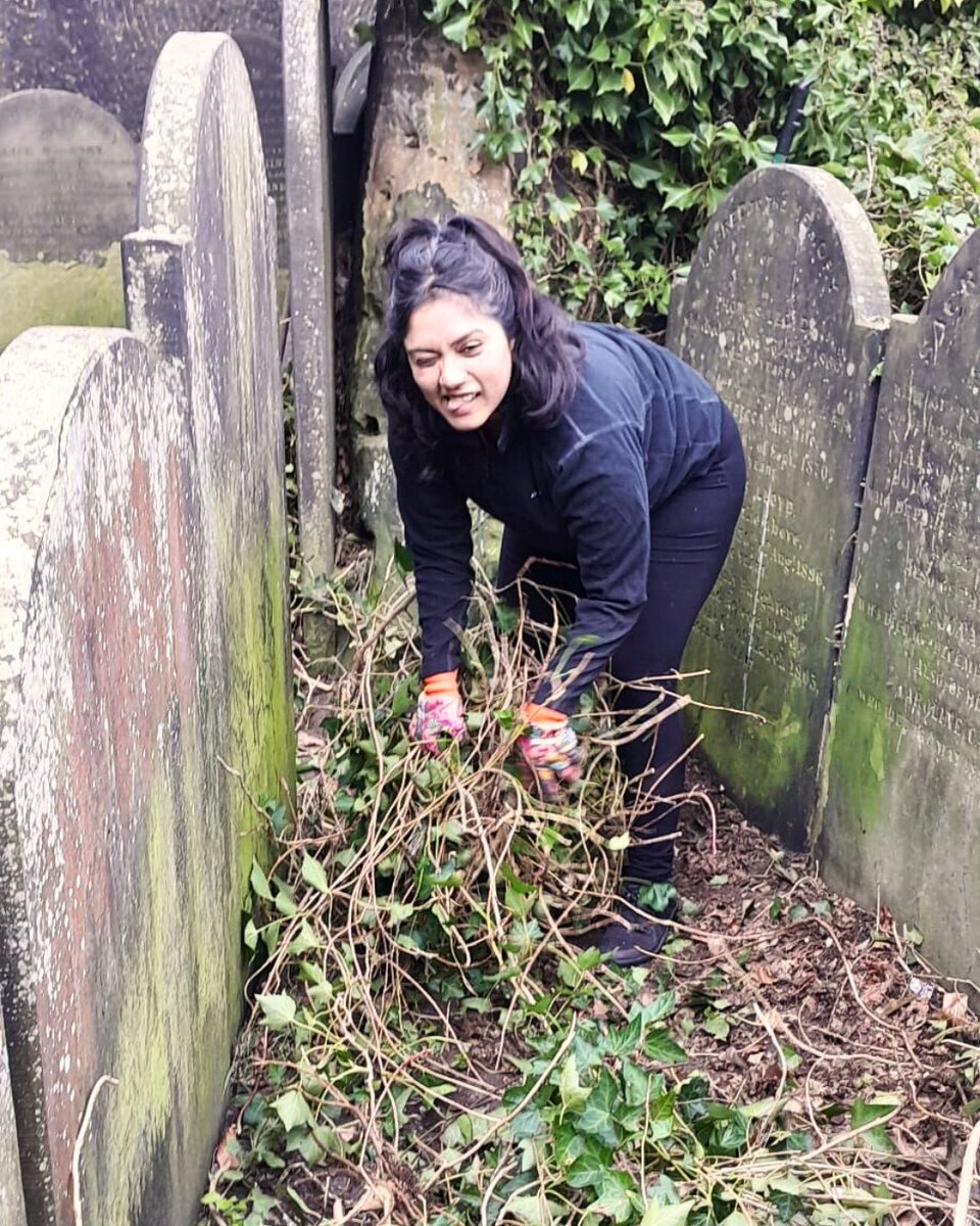 GoodGymers in Liverpool cleared St James’ Gardens, planted bulbs and cleared the tunnel of vines and debris from a long winter.

With Spring in full swing, it’s time to spruce up green spaces for us all to enjoy 🌳☀️

#DoGoodGetFit