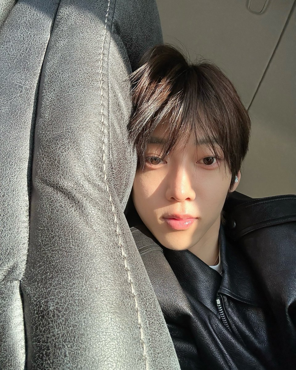 replaybegin's tweet photo. oop never done this before but happy birthday ANDEAR 🥳

#앰퍼샌드원 #AMPERSANDONE #ANDRSD
#ANDEARSELCADAY #ANDEAR #KAMDEN https://t.co/G3ptW1SzQI