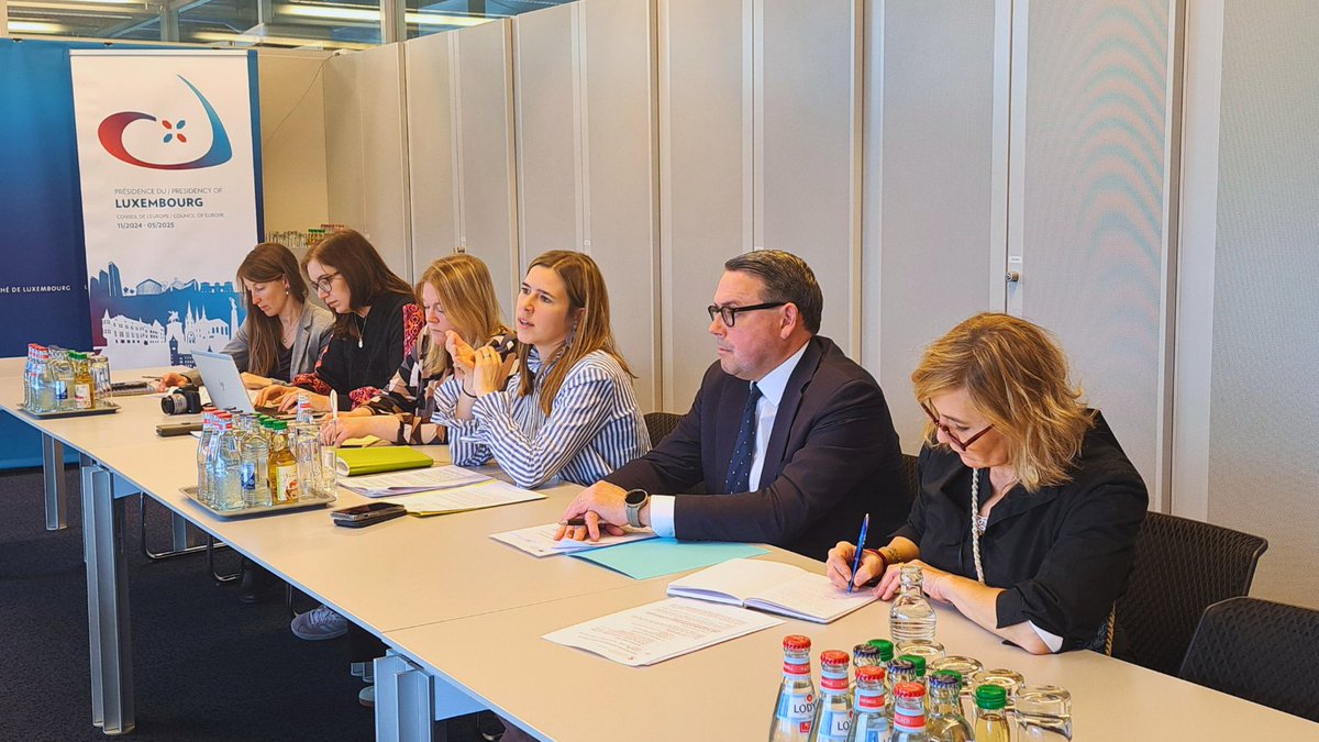 UE_Luxembourg's tweet photo. La coordinatrice 🇪🇺 de la lutte contre la #TraiteHumaine @DianeSchmittEU, a rencontré la 🇱🇺 Ministre de la Justice Elisabeth Margue pour discuter des développements récents. Atteinte à la dignité humaine, elle nécessite une collaboration entre police, justice et États membres. https://t.co/XfXCVYmehG