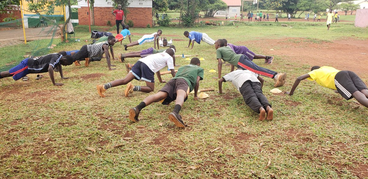KusasiraAaron's tweet photo. We had Fitness and batting for the form one's at #kiira College butiki.
@CricketUganda @CWBglobal @MCC_Members @ICC_Africa_ #cricketforall #cricketcoaching https://t.co/ZKZ7FT9p4q
