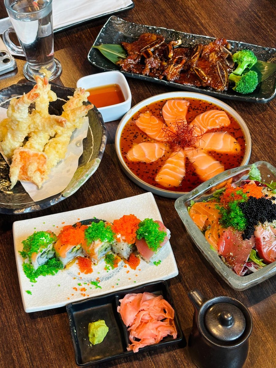 avashenouda2012's tweet image. My favorite food is sushi😋