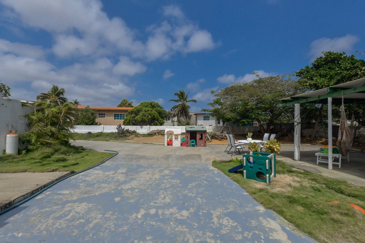 Janfaruba's tweet photo. Discover this spacious 5-bedroom, 3-bathroom villa on 1.5 long lease lots, offering the perfect blend of luxury living and business potential! Expansive garden and move-in ready!🏡

$617,977

https://t.co/1lHs6K2Imi

#RealEstate #InvestmentOpportunity #Paradera #ForSale https://t.co/34SV5Po95H