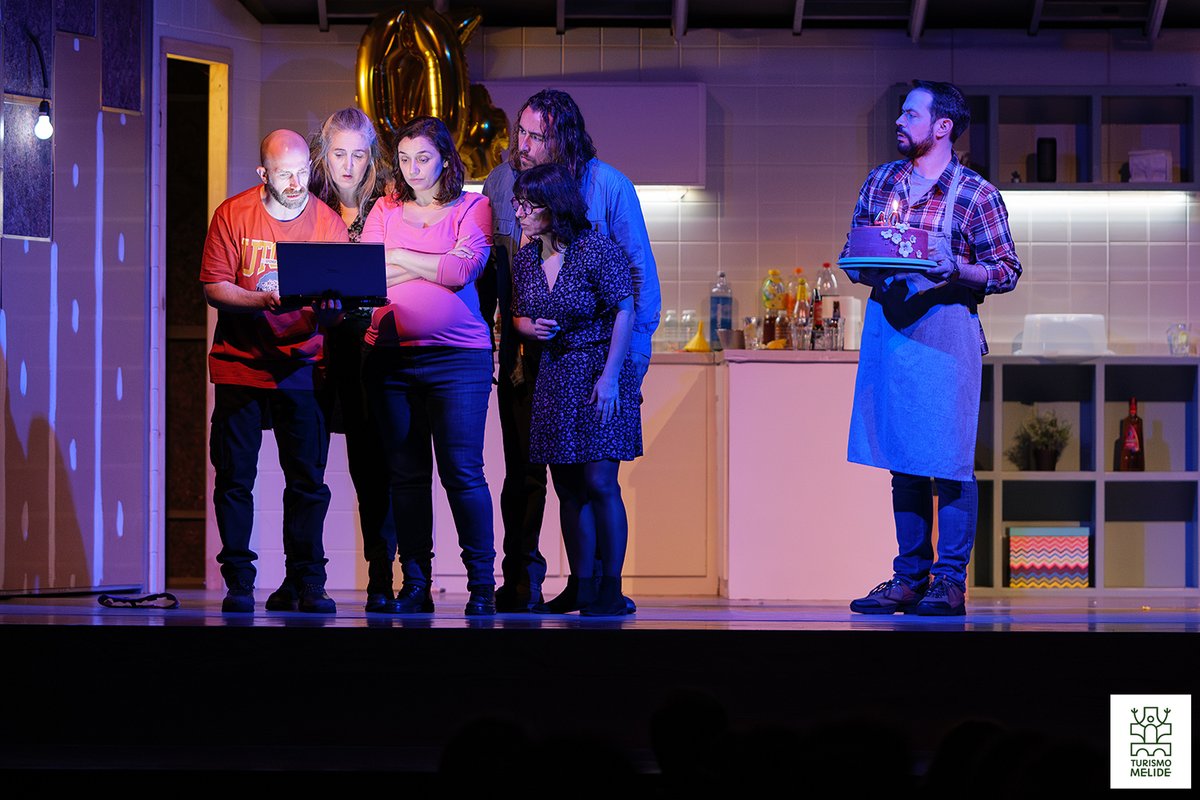 DOMINGOS DE TEATRO
Onte comezou o ciclo de teatro para adultos "Domingos de teatro" coa premiada obra "Unha inimiga do pobo" 🎭 da compañía Talía Teatro 👏👏
Que fantástica interpretación!
#melide #melidecoacultura #domingosdeteatro