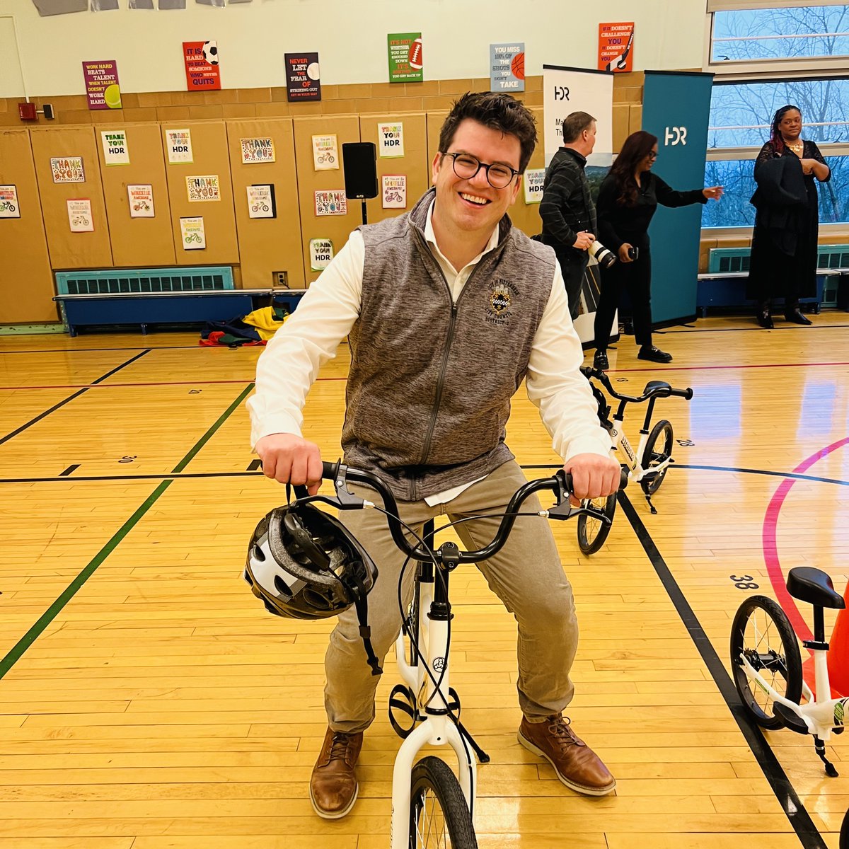 PGHDistrict3's tweet image. What better way to spend a Thursday than with @PPSnews Grandview Elementary students! Thank you to the HDR Foundation for their generous donation of 24 bikes. @AllKidsBike can now implement their awesome Learn-To-Ride program. CM Charland can't wait to ride with them, one day!