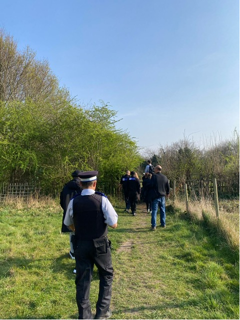 MPSArsenal's tweet image. Officers have been out with the council and ASB team conducting an Environmental Visual Audit in Gillespie Park, discussing how we can help make the park safer for our residents to enjoy