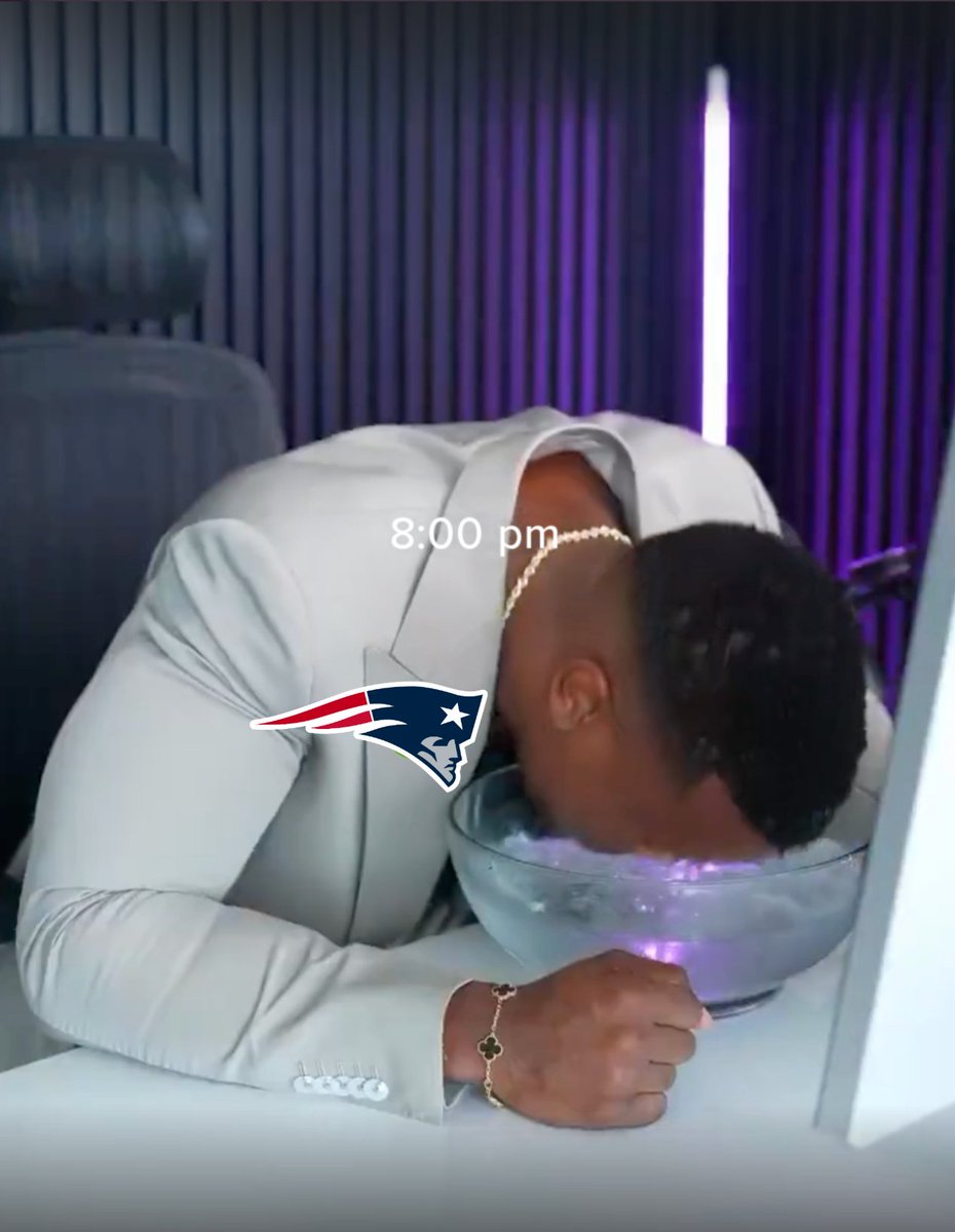 Patriots's tweet photo. 744 hours 'til draft time to lock in https://t.co/qTUacA7k6q