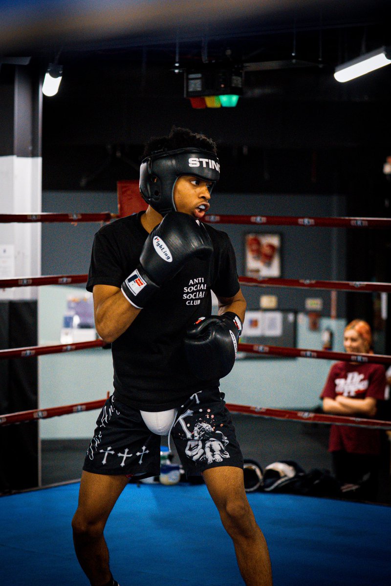 Khitheboxer's tweet photo. 💪🏿💪🏿💪🏿💪🏿 #mekhidavis #boxing #blowthisup https://t.co/LAIsyzfJxE