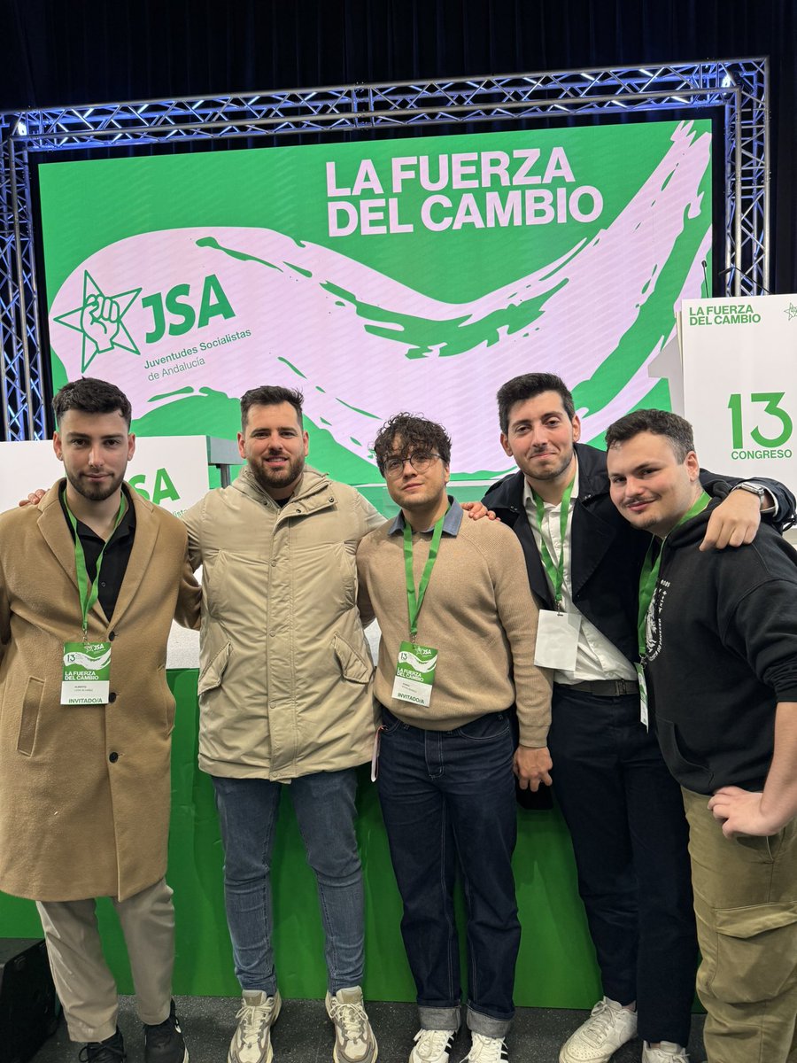 XSGVigo's tweet photo. 💚Esta fin de semana o noso Sx, @Alberto_Ledo_ , e o noso Sorg, @david_guillan , foron ao Congreso das @JSAndalucia 🌹

👉🏻Moitas grazas pola invitación e por todo o traballo que realizou Alejandro Moyano nestes anos e toda a sorte ao novo SX Lázaro Martinez 👏 https://t.co/3wYMYJPaMA