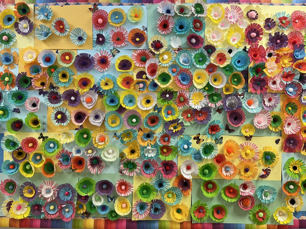 Sanchez grade one students created a spring garden. #WeAreCrew #SanchezUACrew #BetterTogether <a href="/urbanleaderEv/">Evelyn Overton</a> <a href="/msanchez_crew/">Maria Sanchez School</a> <a href="/Ms_Zanghi/">Jess Zanghi</a> <a href="/HPSArtsWellness/">HPSArts&Wellness</a>