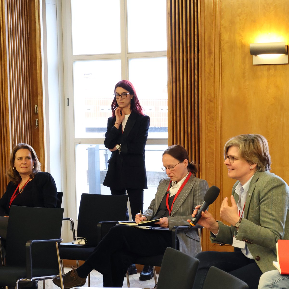 Rat für Informationsinfrastrukturen (@rfii_public) on Twitter photo #10JahreRfII – Podiumsdiskussion zur Weiterentwicklung und Koordination des wissensch. #Informationsinfrastruktur Systems in Deutschland --- Wolfgang Marquardt ehem. <a href="/fz_juelich/">Forschungszentrum Jülich | @fzj@social.fz-juelich</a>; <a href="/m_hauswirth/">Manfred Hauswirth</a> <a href="/fraunhoferfokus/">Fraunhofer FOKUS</a>; Bernd Rech <a href="/HZBde/">Helmholtz-Zentrum Berlin</a>; Lars Bernard <a href="/tudresden_de/">TU Dresden</a>; <a href="/GeorgRehm/">Georg Rehm</a> <a href="/DFKI/">DFKI</a> #10JahreRfII – Podiumsdiskussion zur Weiterentwicklung und Koordination des wissensch. #Informationsinfrastruktur Systems in Deutschland --- Wolfgang Marquardt ehem. <a href="/fz_juelich/">Forschungszentrum Jülich | @fzj@social.fz-juelich</a>; <a href="/m_hauswirth/">Manfred Hauswirth</a> <a href="/fraunhoferfokus/">Fraunhofer FOKUS</a>; Bernd Rech <a href="/HZBde/">Helmholtz-Zentrum Berlin</a>; Lars Bernard <a href="/tudresden_de/">TU Dresden</a>; <a href="/GeorgRehm/">Georg Rehm</a> <a href="/DFKI/">DFKI</a>