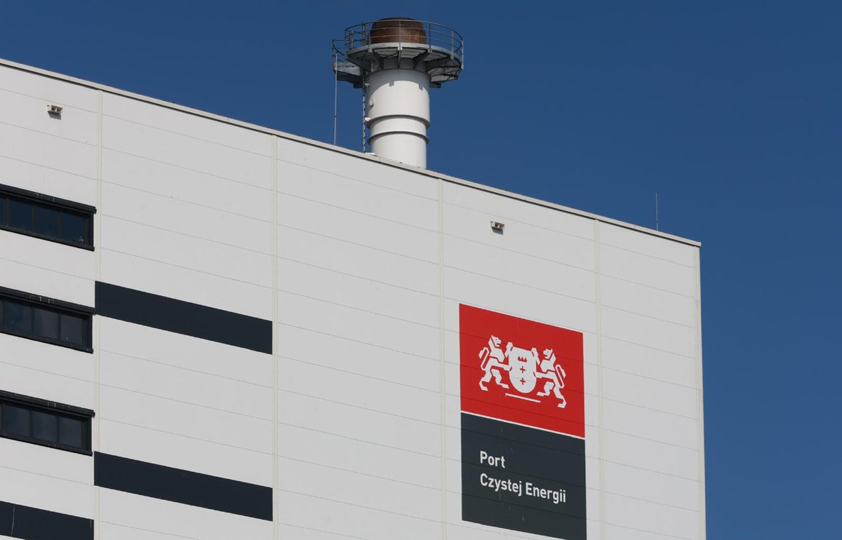 MFIPR_GOV_PL's tweet image. 2⃣7⃣1⃣ mln zł - tyle wynosi dofinansowanie z #POIŚ 2014-2020 budowy nowoczesnego zakładu termicznego przekształcania odpadów w #Gdańsk.
✅ W uroczystości uruchomienia inwestycji, której całkowita wartość to 812 mln zł, uczestniczyli wiceministrowie @KarnowskiSopot i