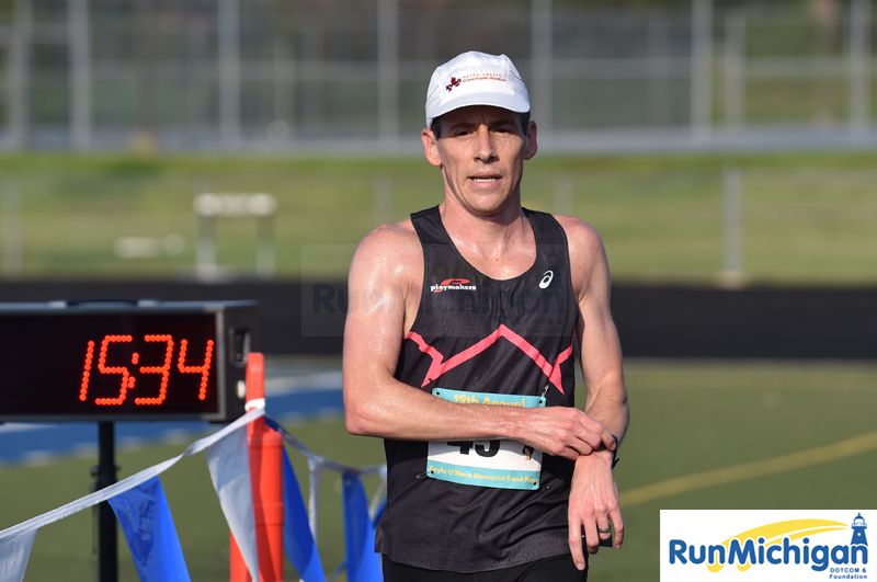 runmichigan's tweet image. Even though it snowed last night, the heart of the Spring and Summer running seasons is right around the corner! We've got lots of new races added to the RunMichigan Calendar. Don't miss out. Find something fun or fast for you! runmichigan.com/calendar