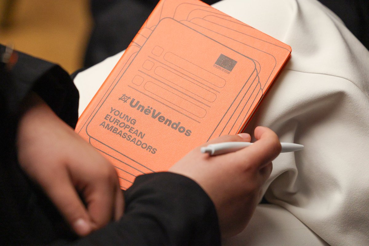 EUinAlbania's tweet image. ✅ The #IDecide meetings kicked off in Fier 🇦🇱!

The Young European Ambassadors 🇪🇺 met with young people from Fier to discuss the importance of participating in elections and how they can encourage their peers to vote on May 11th.

Together, they shared ideas on how young people