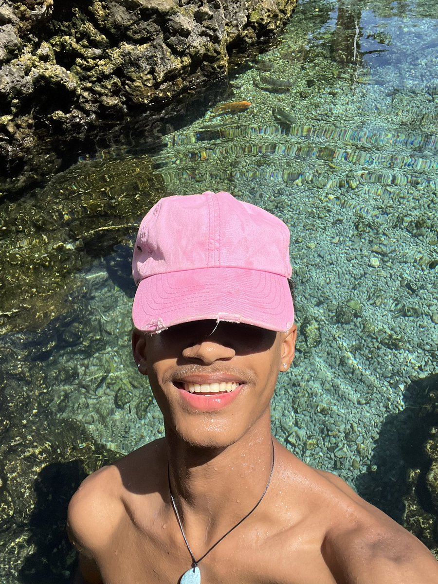 Zoyerickk_'s tweet photo. 🌴🥥 https://t.co/eMT1cQcRk2