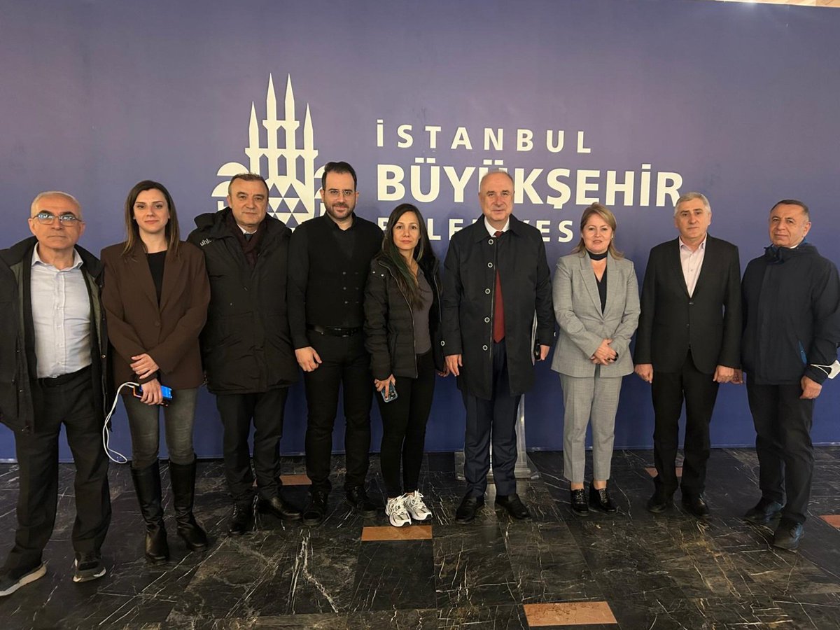 Ekrem Başkanımızın yanındayız!  İSKİ Genel Müdürümüz Doç. Dr. Sayın Şafak Başa  ve değerli mesai arkadaşlarımızla birlikte dayanışma ruhuyla Saraçhane'deyiz. #Mücadeleyedevam