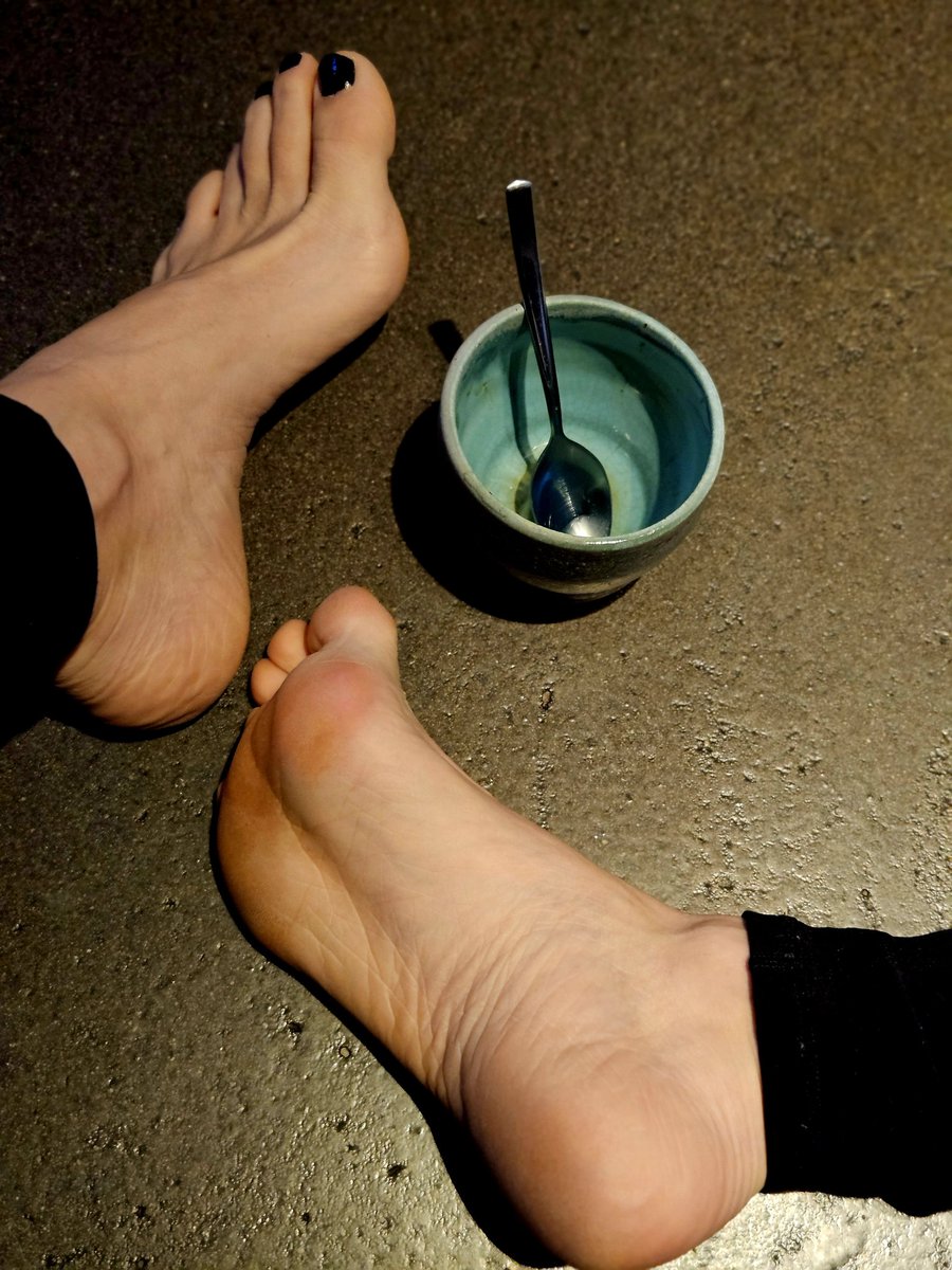 XElliXJonesX's tweet photo. @SolesinDahood No coffee.. So sad.. https://t.co/8r48sXzevY